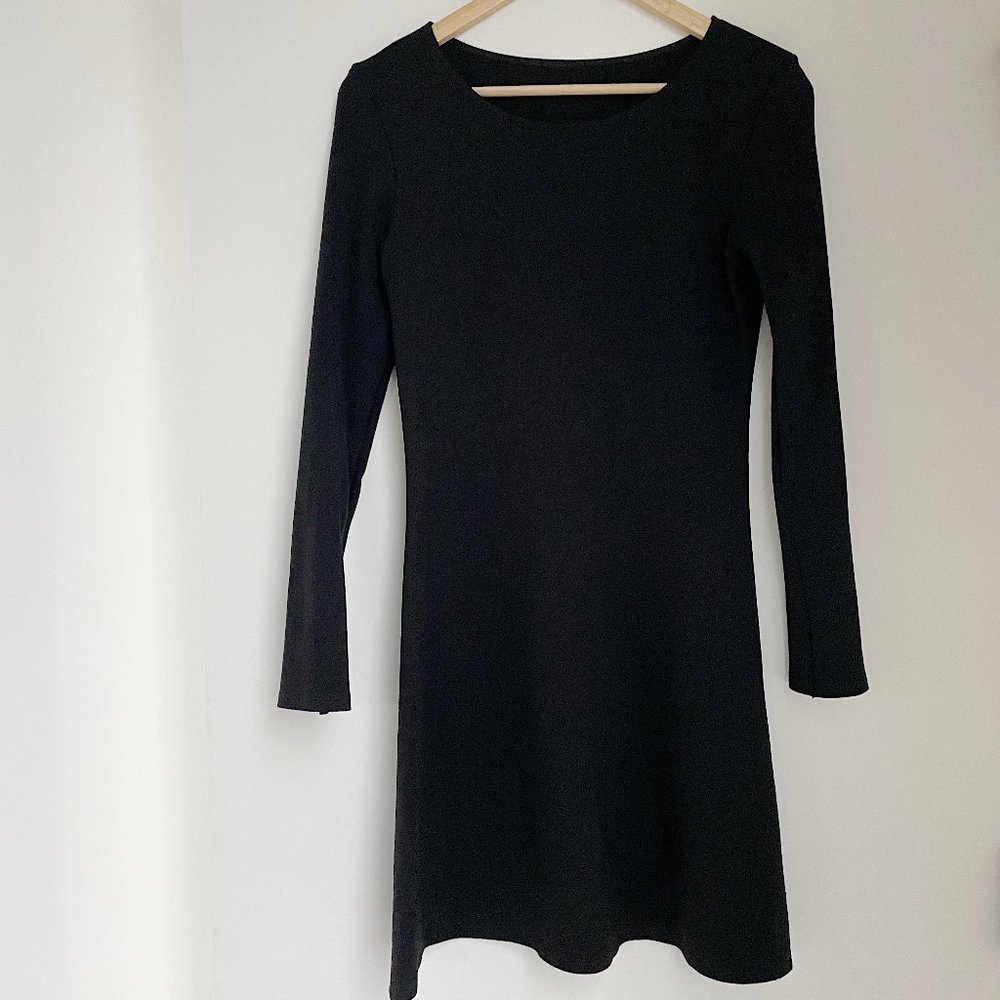 American Apparel Short, Scoop-Neck Black Jersey Dress w/ Long Sleeves (Size M)